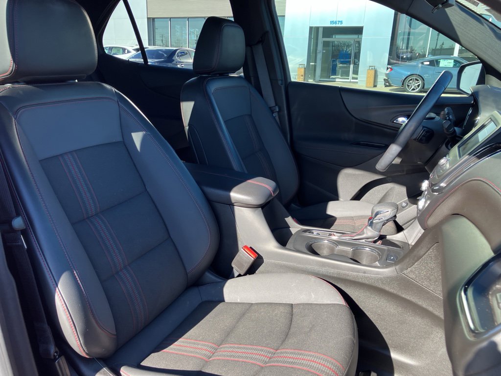 Used 2022 Chevrolet Equinox RS w/ LPO, Floor Liner Package image 37