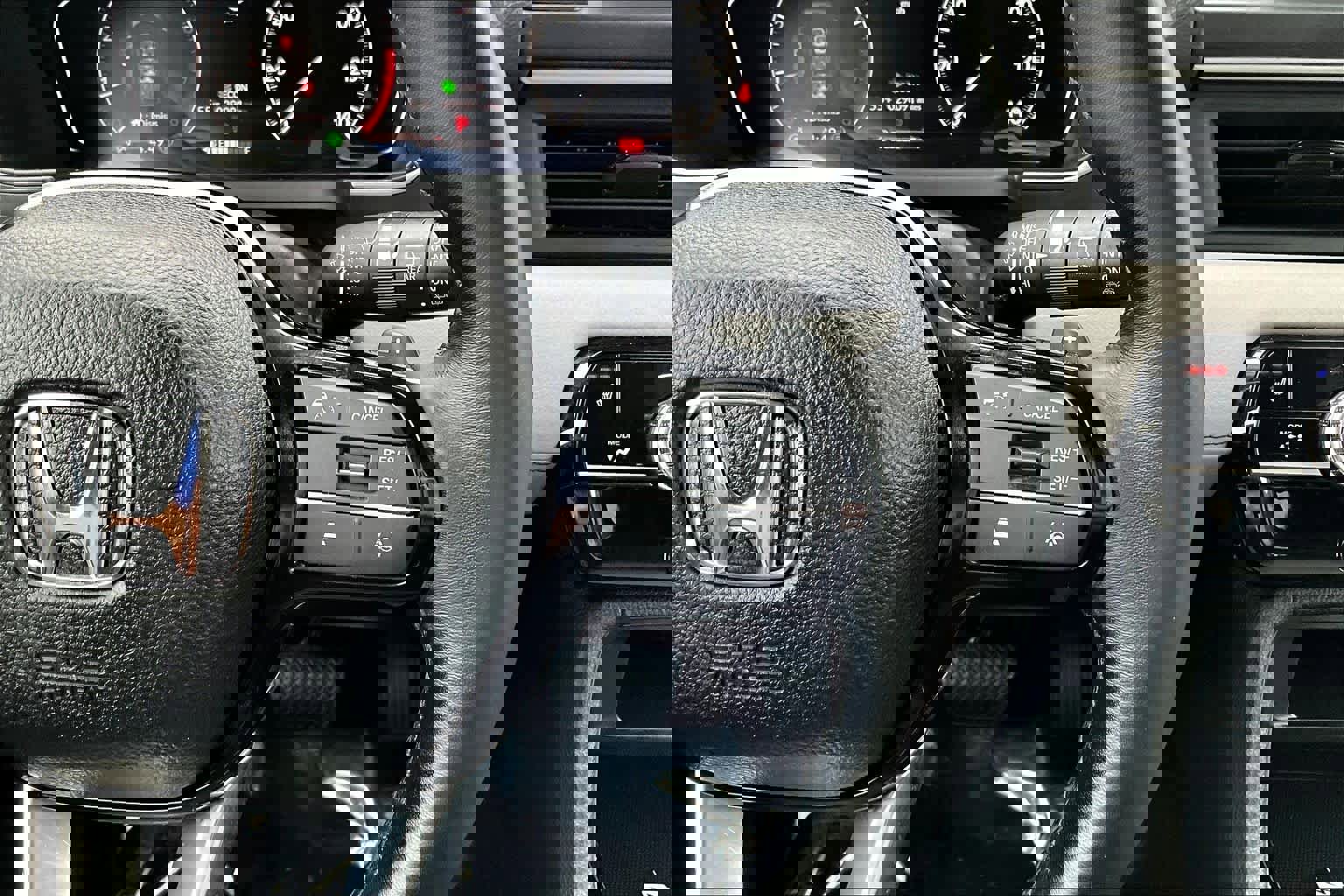 Used 2023 Honda Pilot Touring image 25