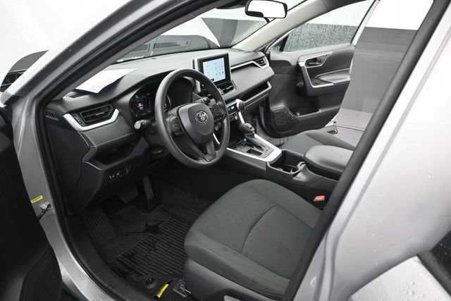 Used 2024 Toyota RAV4 LE FWD image 6