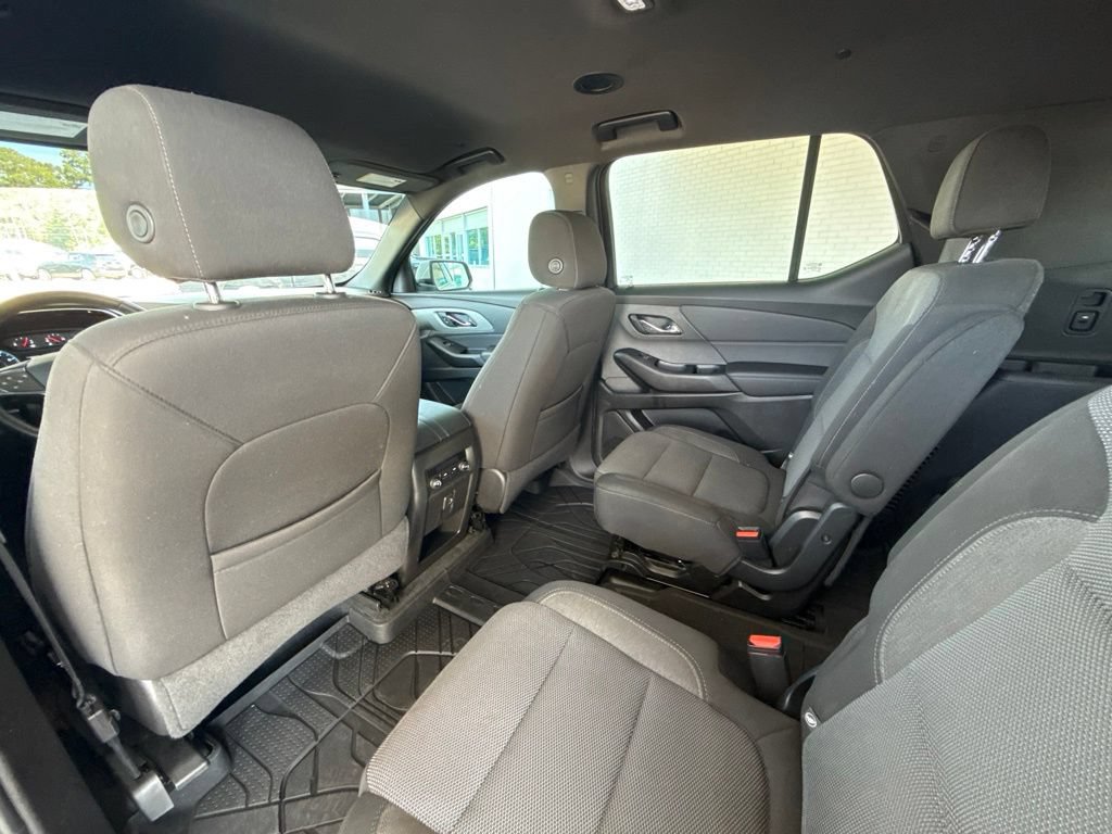 Used 2023 Chevrolet Traverse LT FWD image 44