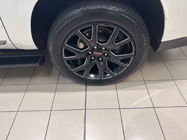 Used 2024 GMC Yukon XL Denali Ultimate AWD/4WD image 35