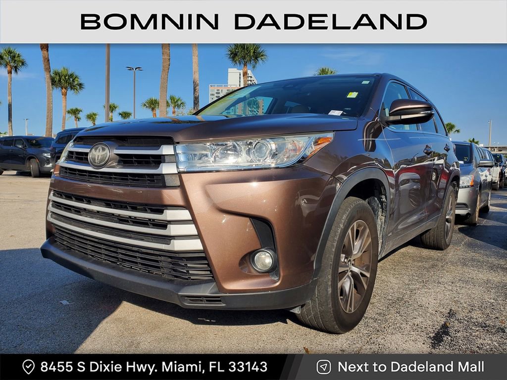 Used 2018 Toyota Highlander Plus image 2