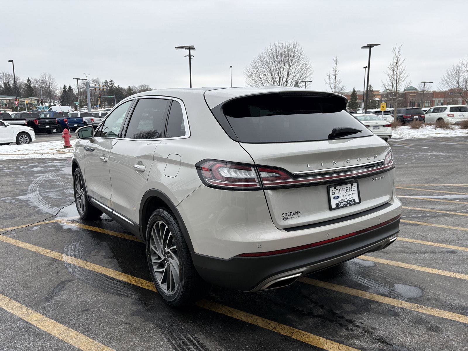 Used 2020 Lincoln Nautilus Reserve image 4