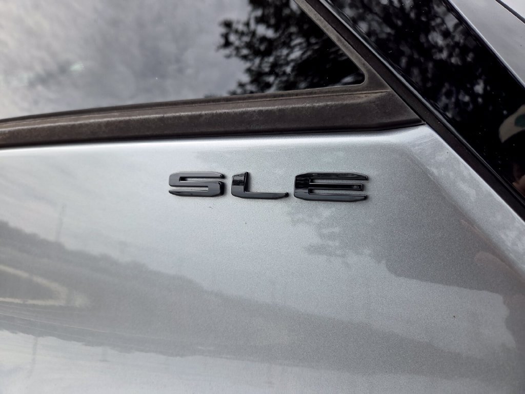 Used 2023 GMC Terrain SLE w/ Elevation Edition FWD image 9