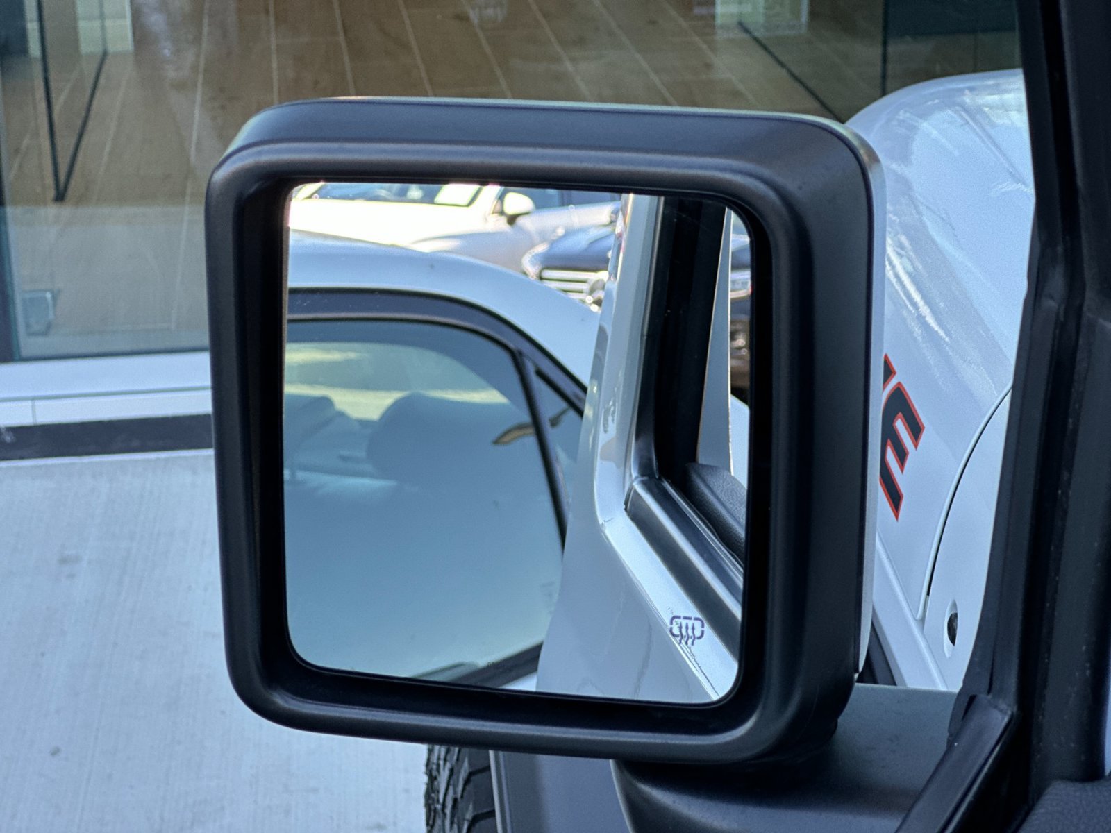 Used 2022 Jeep Gladiator Mojave AWD/4WD image 9