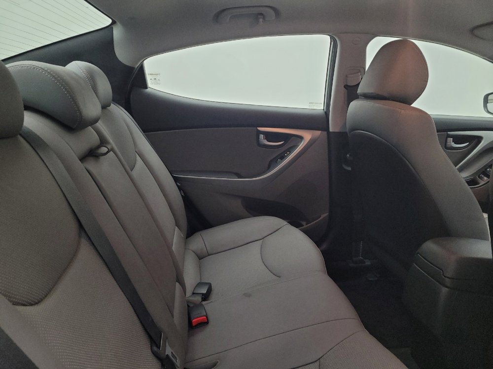 Used 2016 Hyundai Elantra Limited image 19