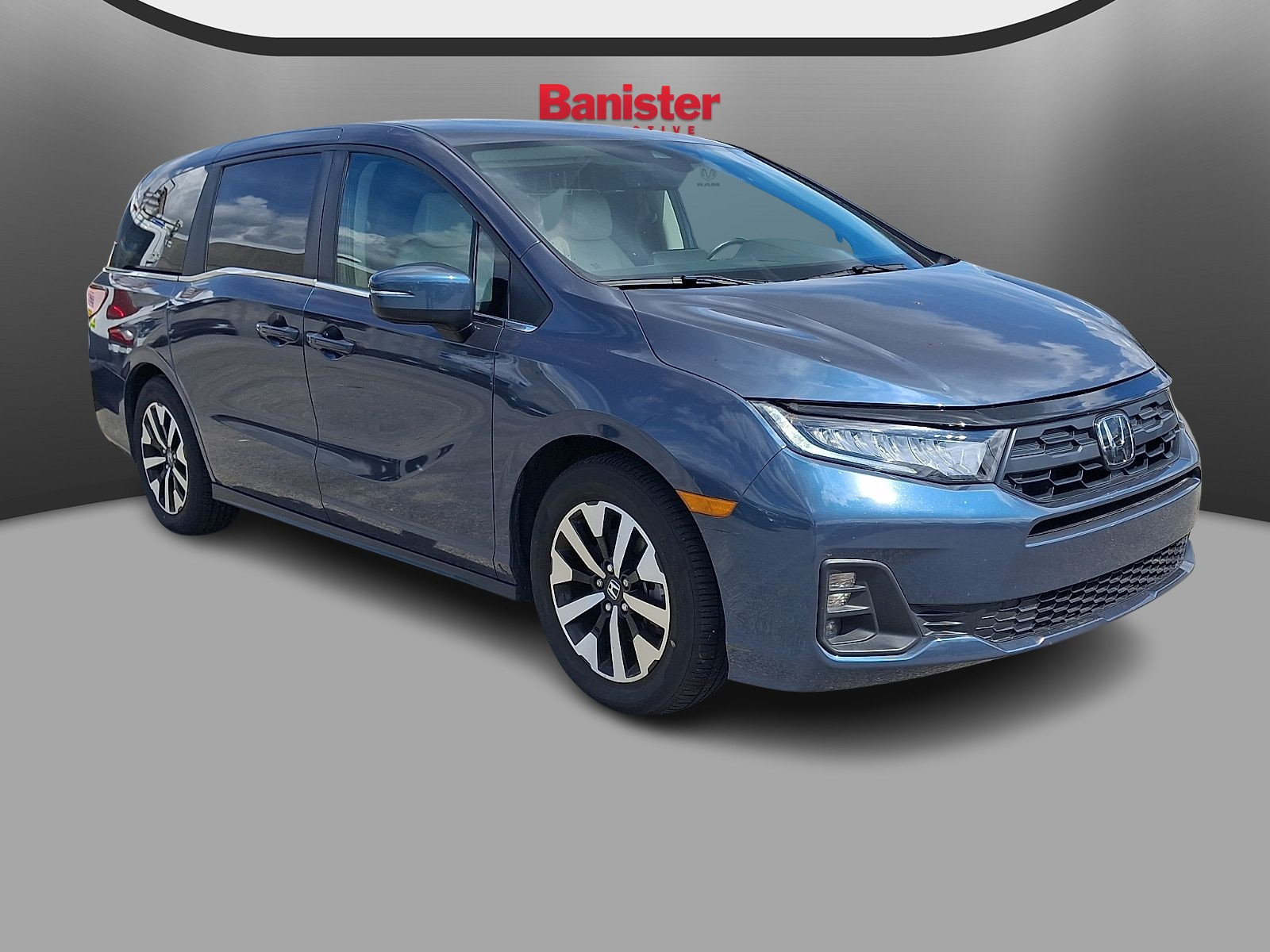 Used 2025 Honda Odyssey EX-L image 3