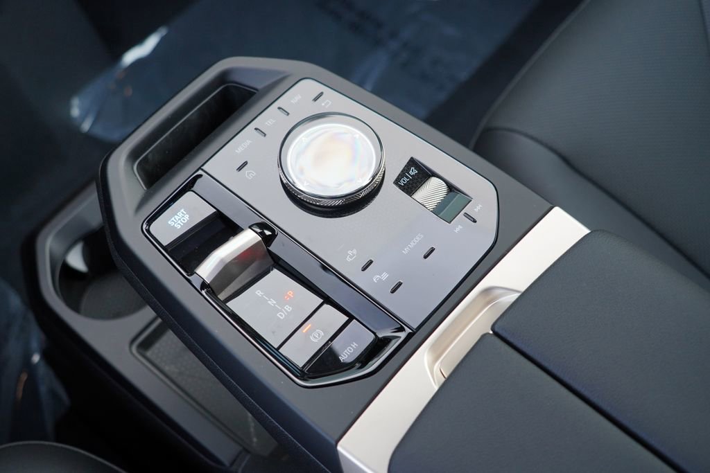 New 2026 BMW iX xDrive45 image 17