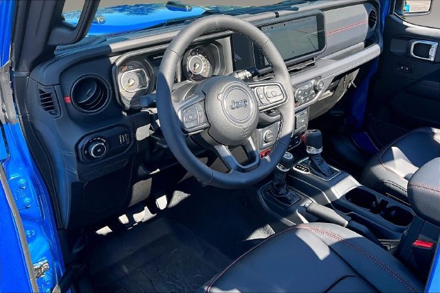 Used 2026 Jeep Wrangler Unlimited Rubicon AWD/4WD image 17