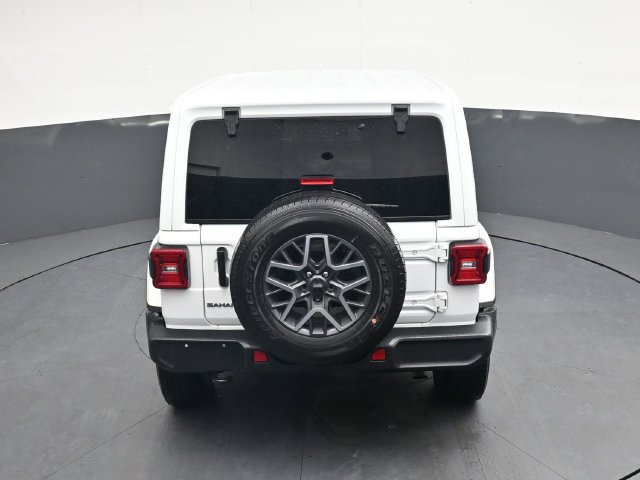 Used 2025 Jeep Wrangler Unlimited Sahara AWD/4WD image 26