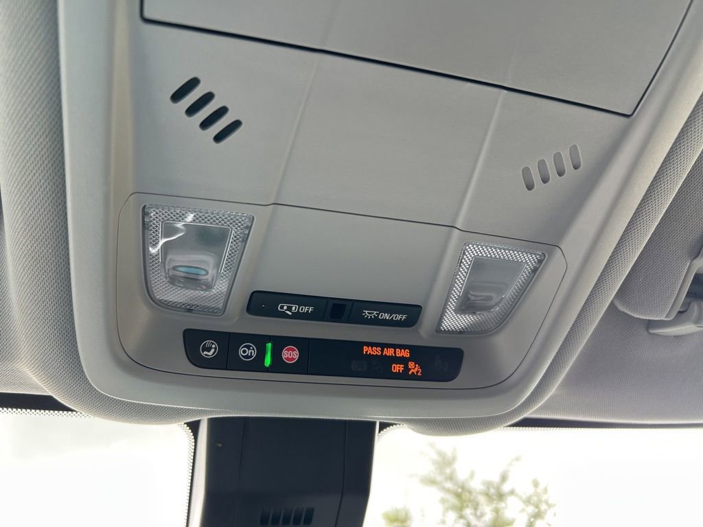 Used 2023 Chevrolet Equinox LT image 32