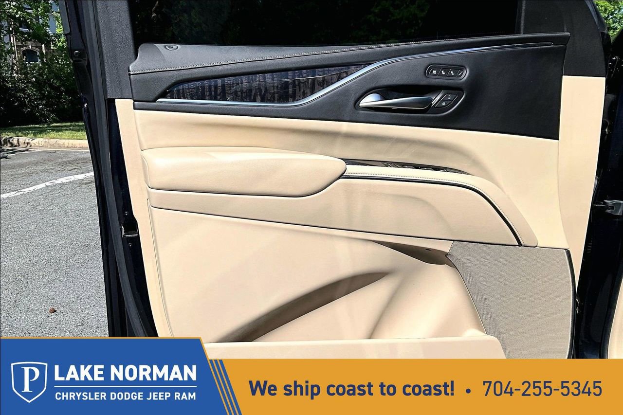 Used 2021 Cadillac Escalade Premium Luxury w/ LPO, Illumination Package AWD/4WD image 28