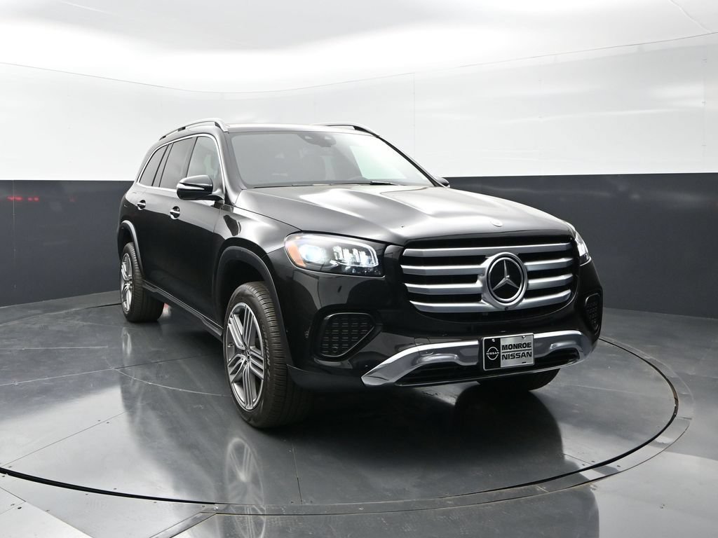 Used 2025 Mercedes-Benz GLS 450 4MATIC image 5