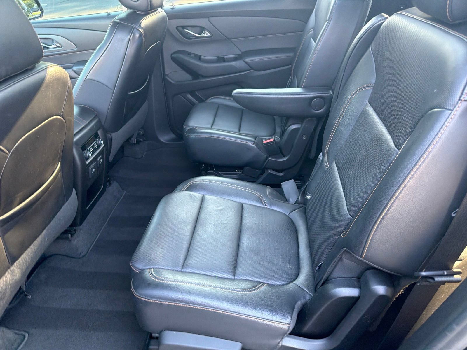 Used 2019 Chevrolet Traverse Premier w/ Redline Edition FWD image 28