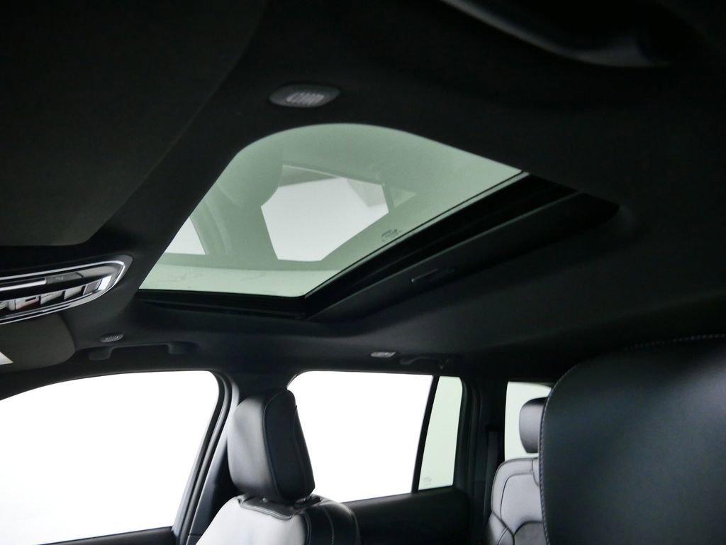 Certified 2024 Jeep Grand Cherokee Altitude image 23