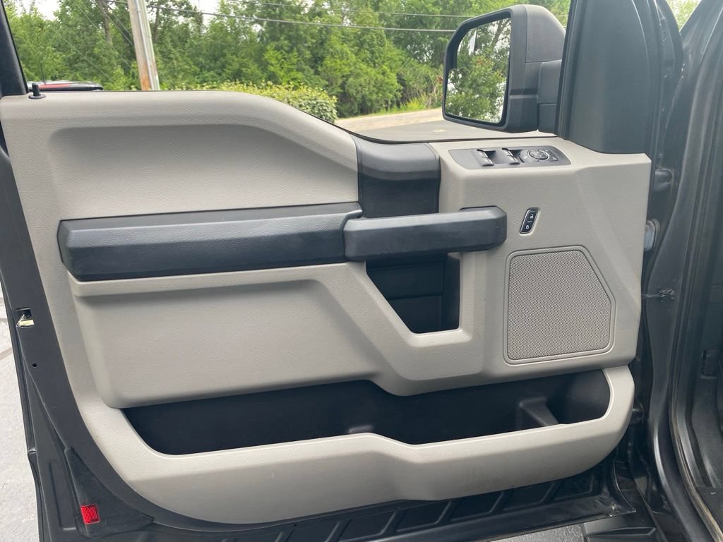 Used 2016 Ford F150 XL w/ Equipment Group 101A Mid AWD/4WD image 16