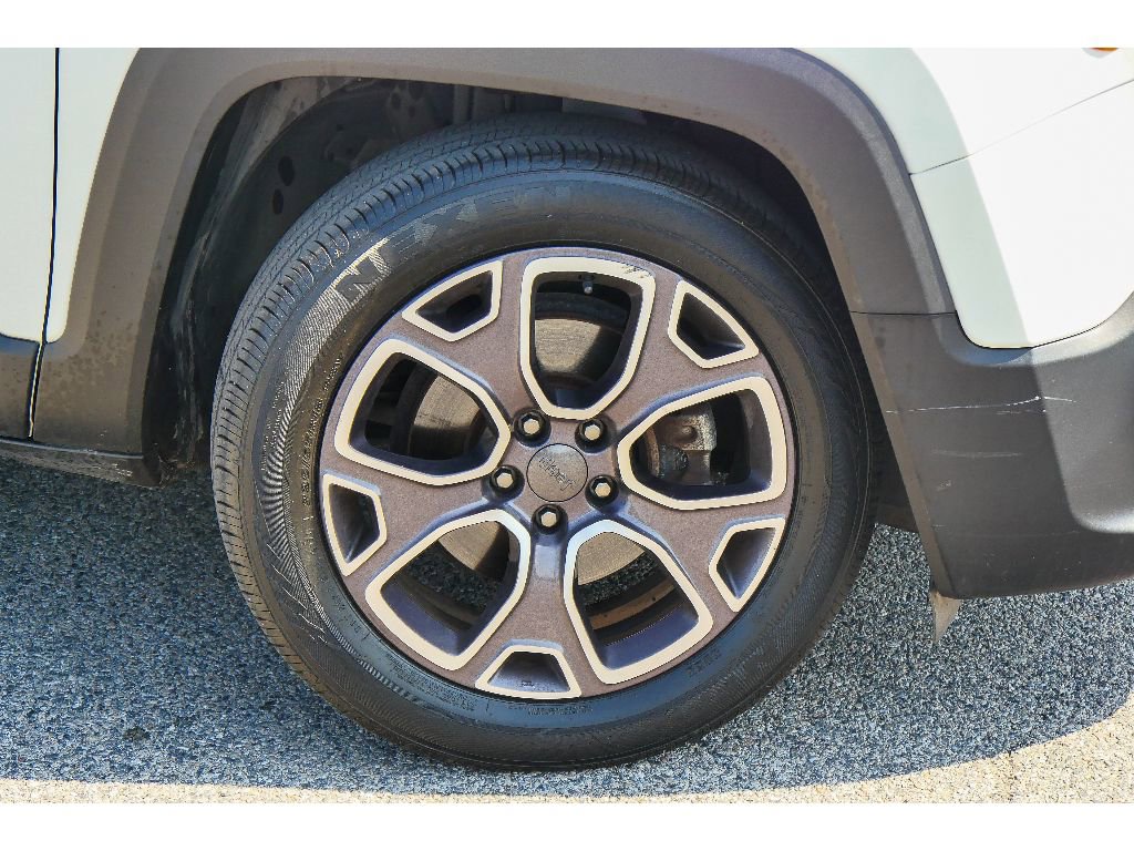 Used 2016 Jeep Renegade Limited FWD image 28