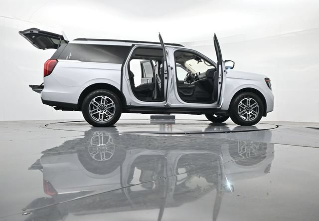 Certified 2025 Ford Expedition Max Active AWD/4WD image 59