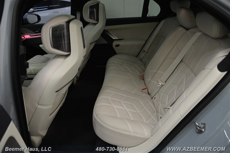 Used 2023 BMW 740i w/ Parking Assistance Package RWD image 21