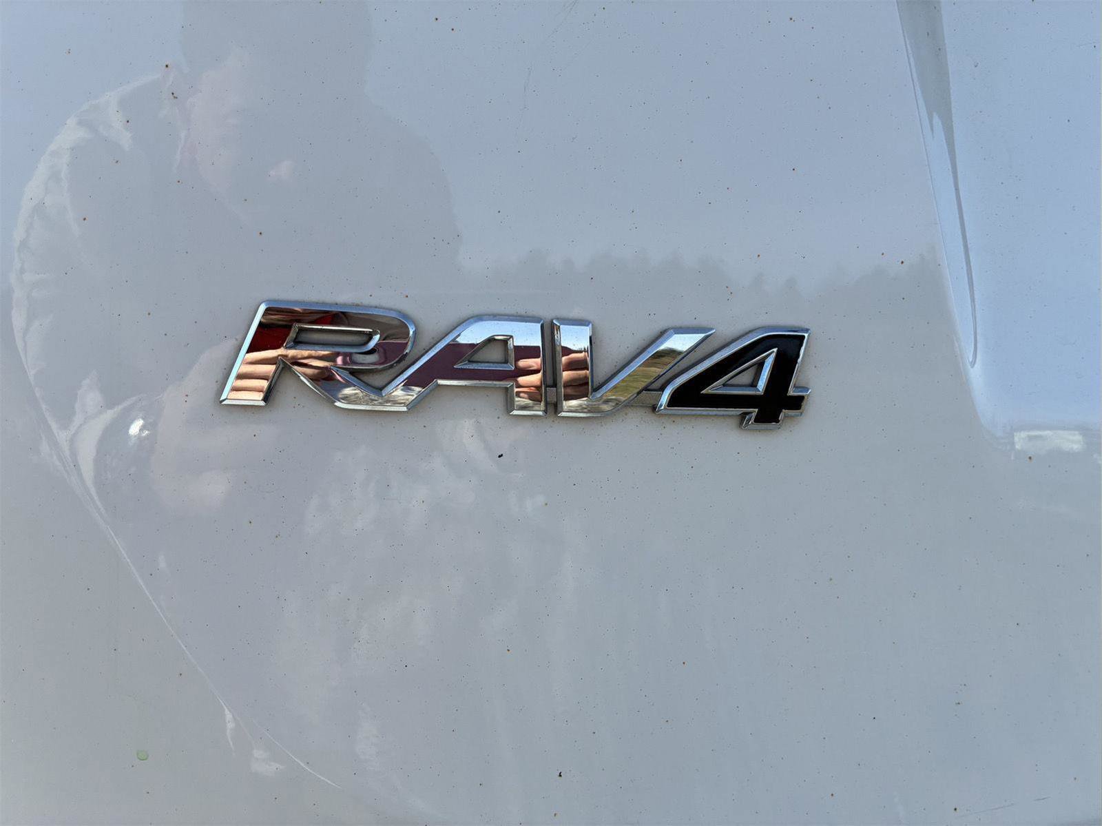 Used 2018 Toyota RAV4 SE w/ Power Extra Value Package AWD/4WD image 41