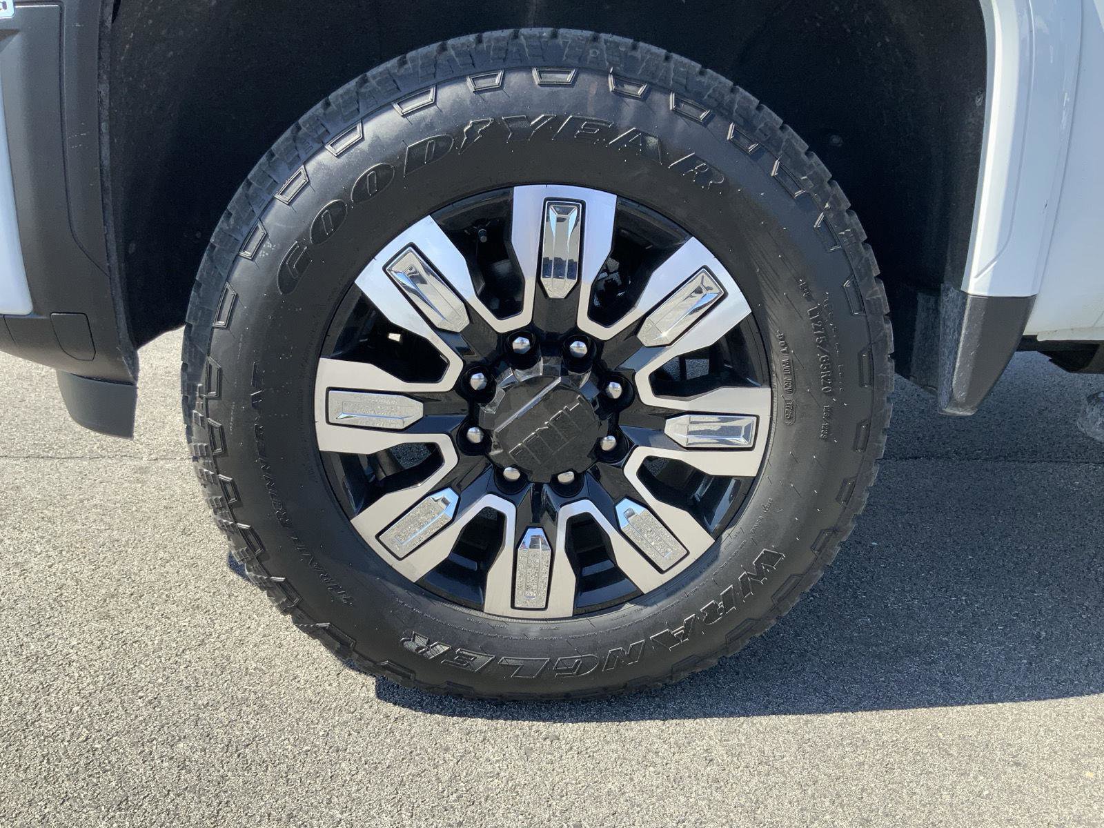 Used 2024 GMC Sierra 3500 Denali AWD/4WD image 25