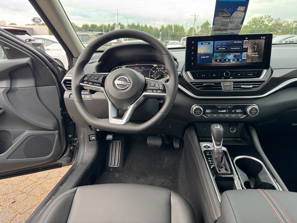 New 2025 Nissan Altima 2.5 SR w/ SR Premium Package image 12