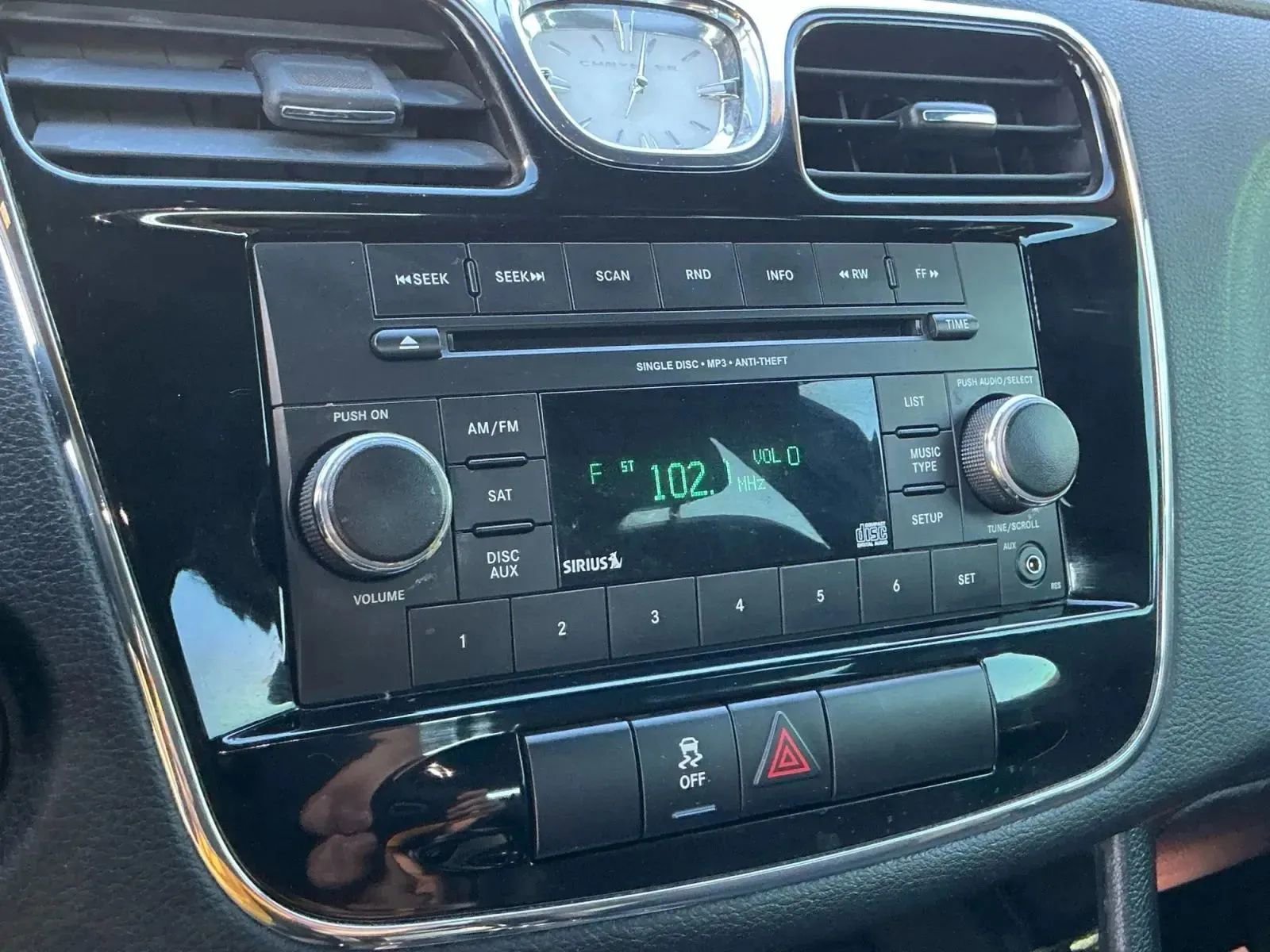 Used 2014 Chrysler 200 Touring image 29