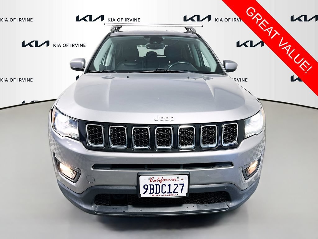 Used 2018 Jeep Compass Latitude w/ Popular Equipment Group AWD/4WD image 2