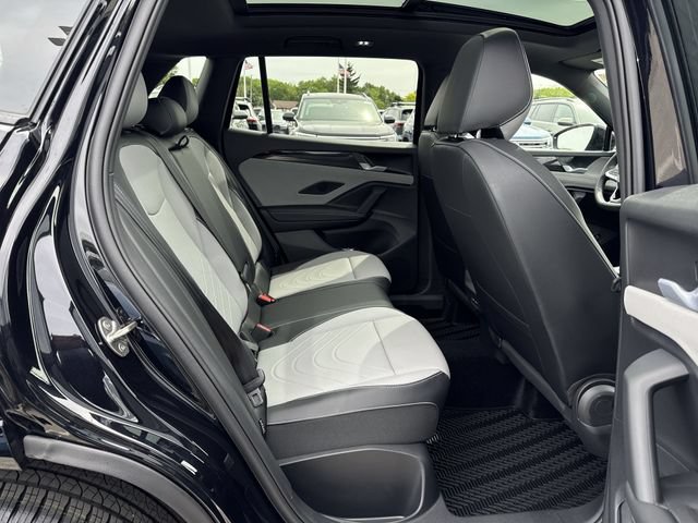 New 2026 Volkswagen Tiguan SE R-Line FWD image 27