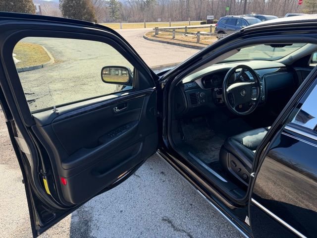 Used 2011 Cadillac DTS Limousine image 17