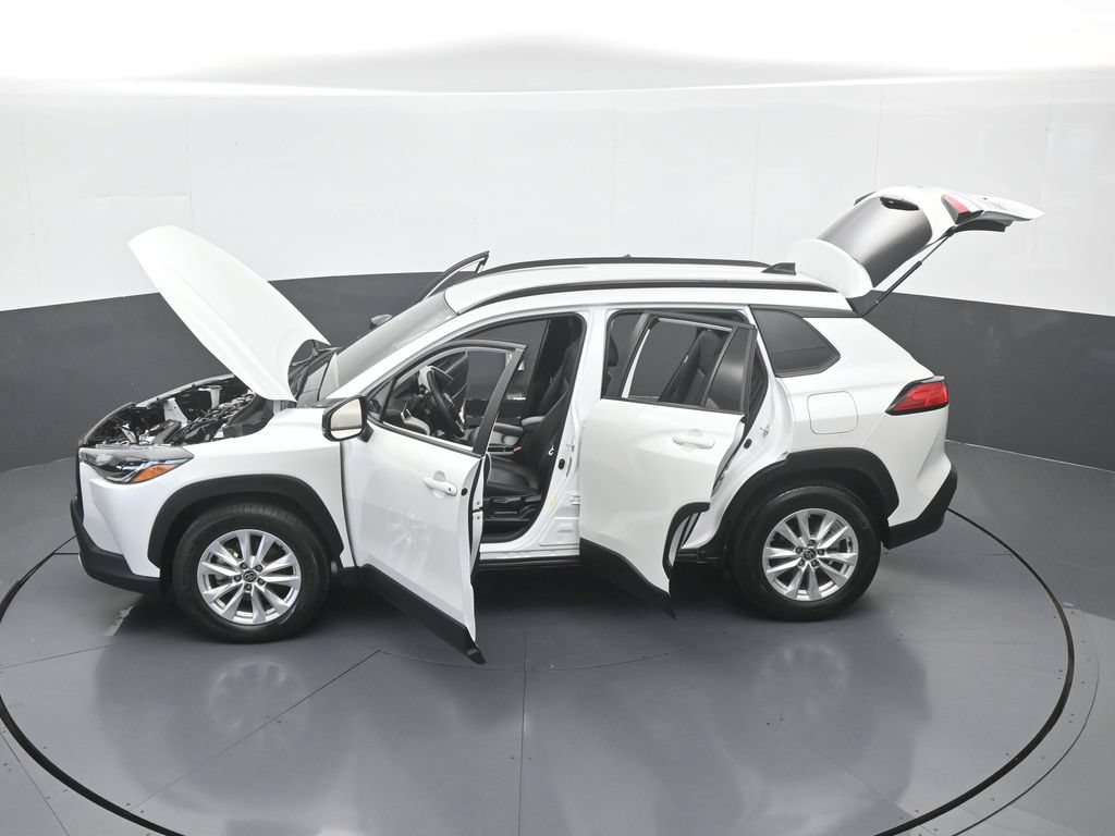 Used 2025 Toyota Corolla Cross LE FWD image 61
