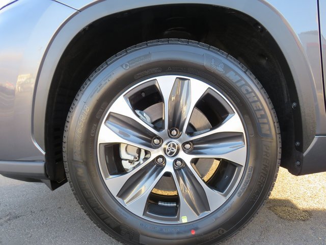 New 2025 Toyota Highlander XLE image 6