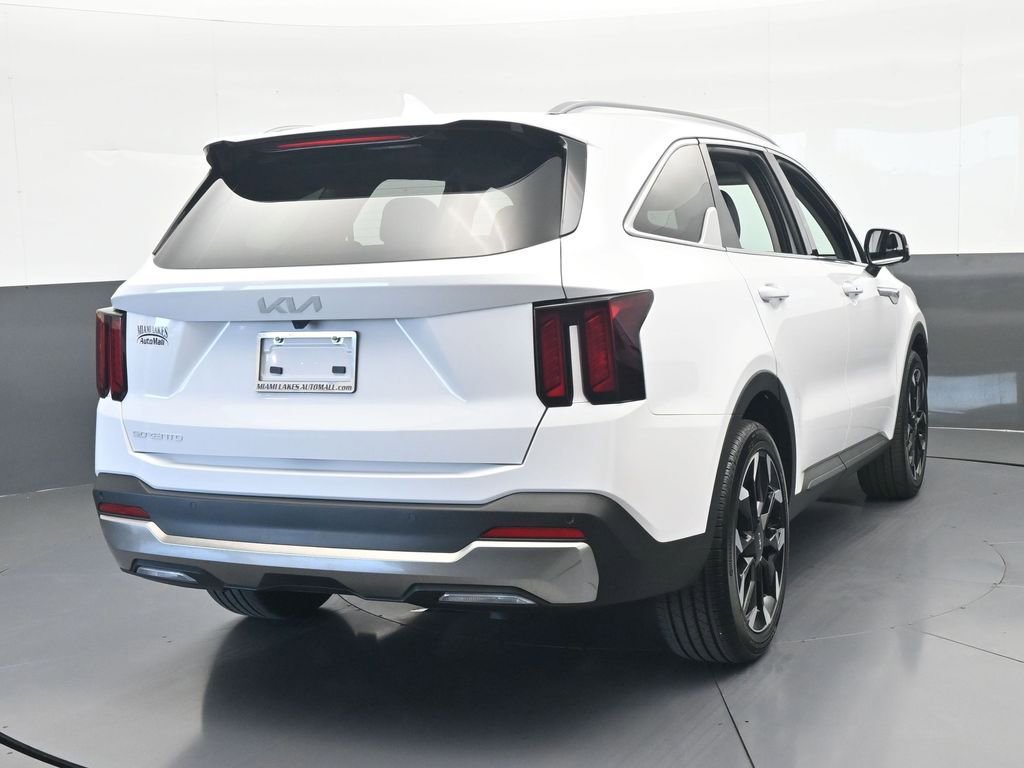 Used 2025 Kia Sorento EX w/ Panoramic Sunroof Package FWD image 5
