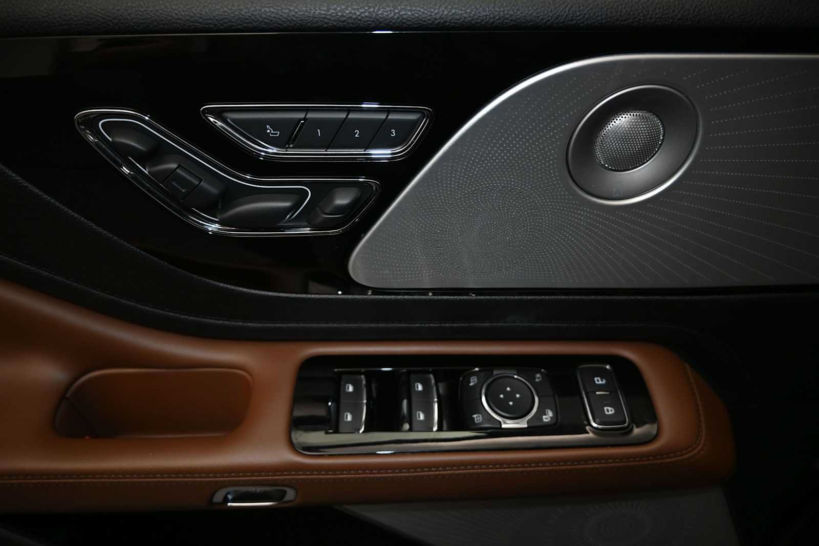 Used 2020 Lincoln Aviator Reserve w/ Equipment Group 202A AWD/4WD image 20