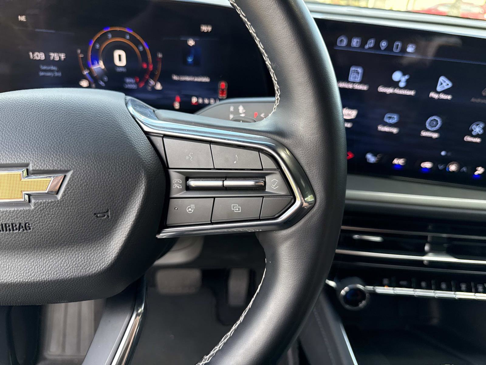 Used 2025 Chevrolet Traverse LT image 31