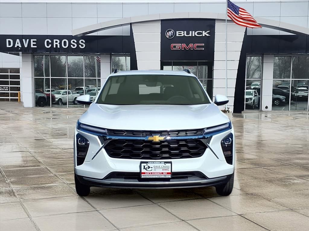 Used 2024 Chevrolet Trax LT image 2