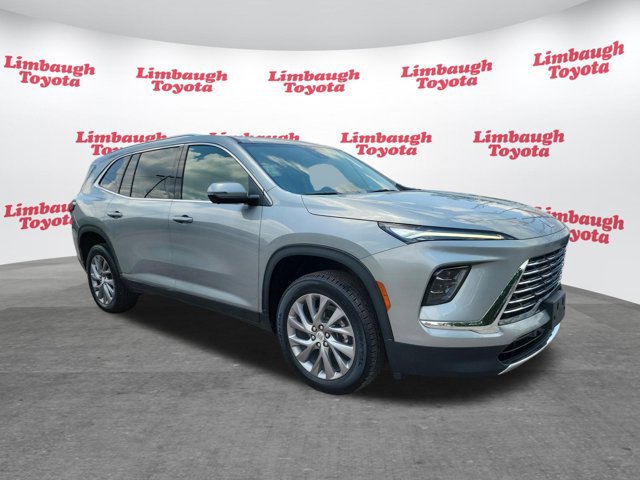 Used 2025 Buick Enclave Preferred AWD/4WD image 18