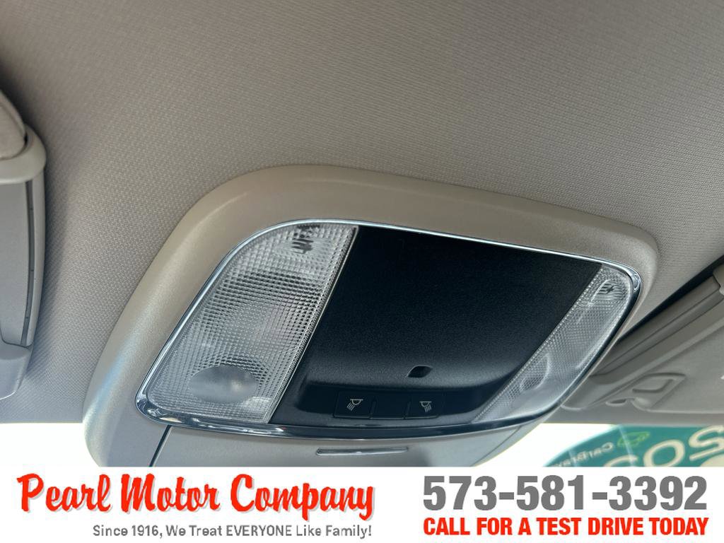 Used 2021 Chrysler 300 Touring w/ Sport Appearance Package RWD image 14