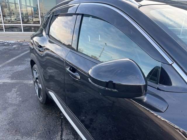 Used 2025 Nissan Kicks SR image 5