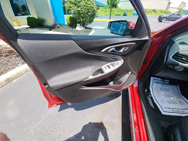 Used 2024 Chevrolet Malibu RS w/ LPO, Floor Liner Package FWD image 16