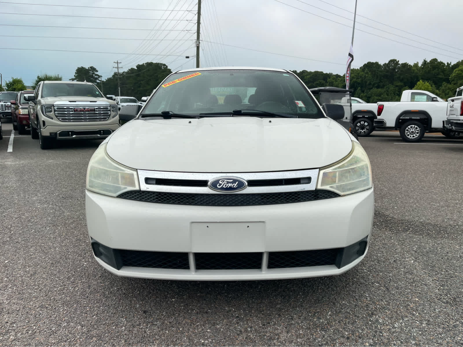 Used 2011 Ford Focus SE FWD image 2