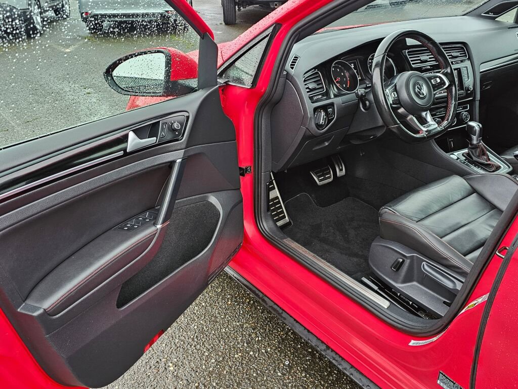 Used 2015 Volkswagen Golf image 18