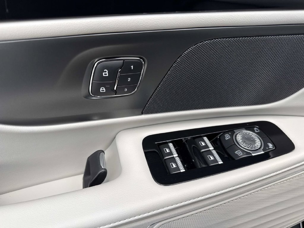 New 2026 Lincoln Nautilus Premier AWD/4WD image 19