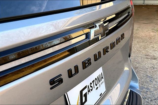 Used 2024 Chevrolet Suburban RST w/ Luxury Package image 24