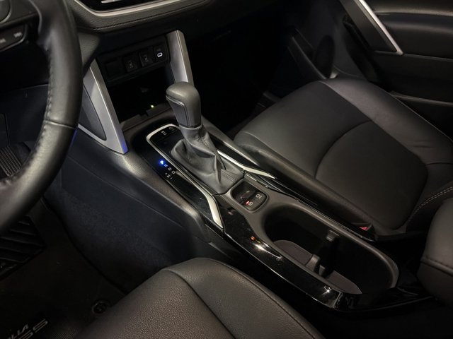 Used 2024 Toyota Corolla Cross XLE FWD image 21