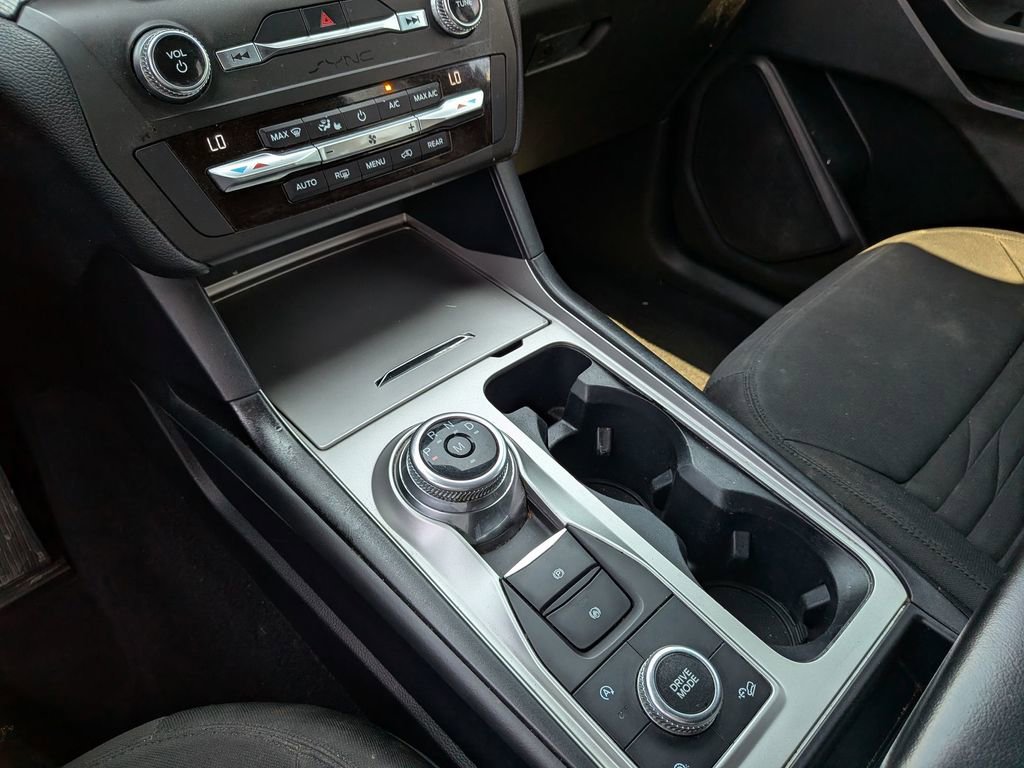 Used 2020 Ford Explorer XLT w/ Class III Trailer Tow Package image 29