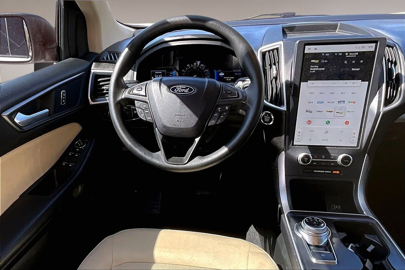 Used 2024 Ford Edge SE image 8