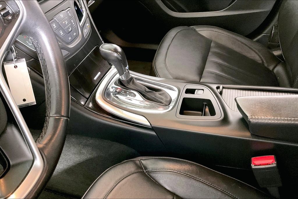 Used 2017 Buick Regal Sport Touring image 15
