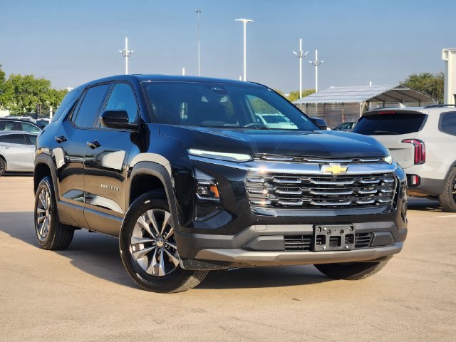 Used 2026 Chevrolet Equinox LT FWD image 2