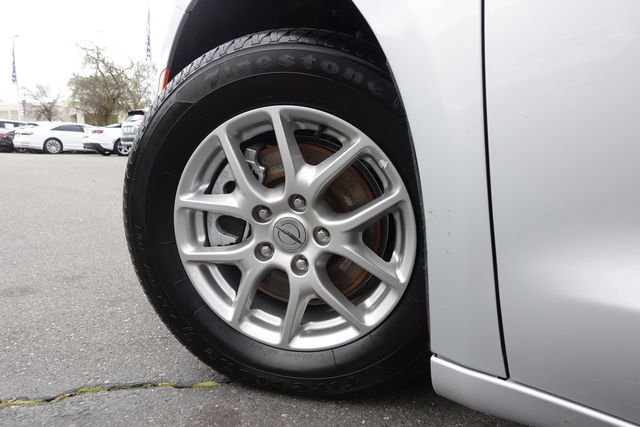 Used 2024 Chrysler Pacifica Touring-L image 10